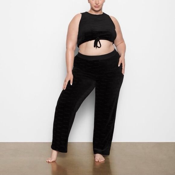 SKIMS Velour Logo Cropped Tank Pants Lounge Set - Picture 2 of 9